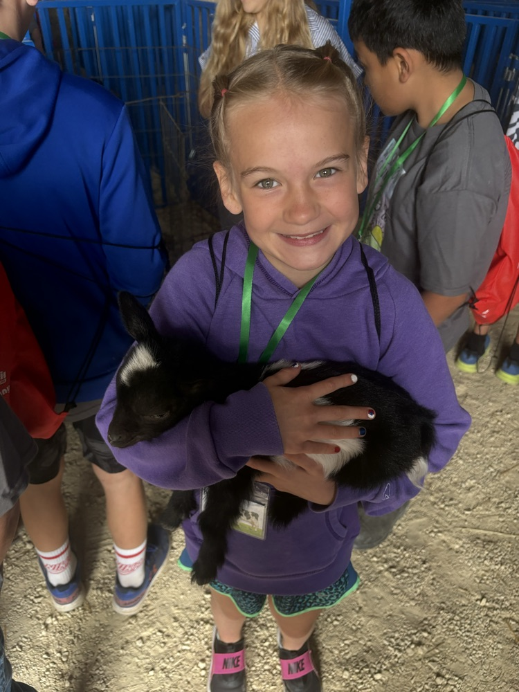 4th graders at ag day