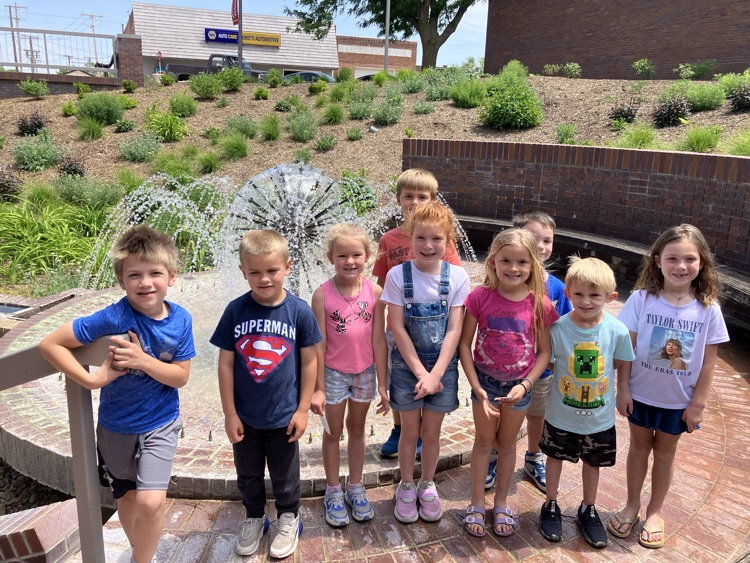 Mrs. Peters class in front of the fountain at FNB