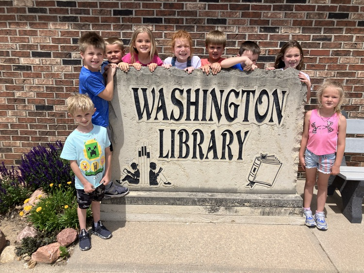 Mrs. Peters class visiting the city library