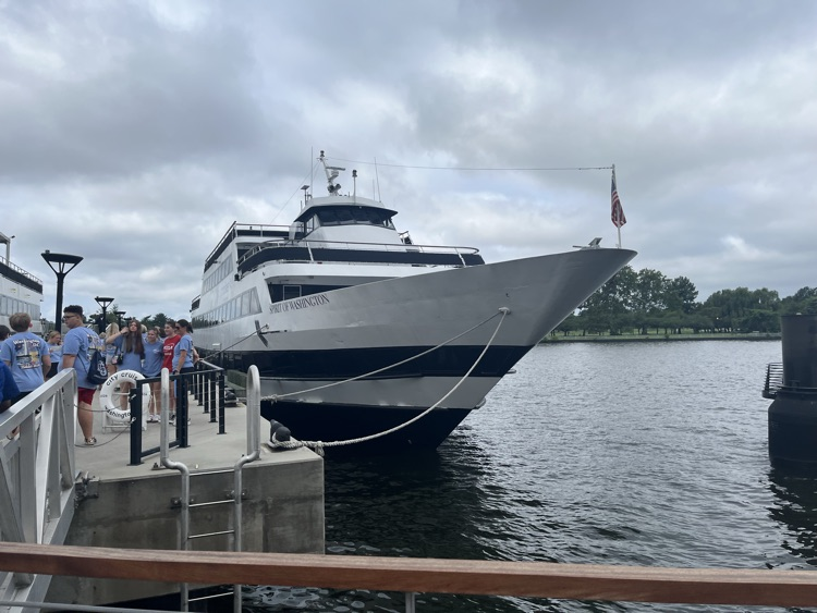 Potomac cruise boat