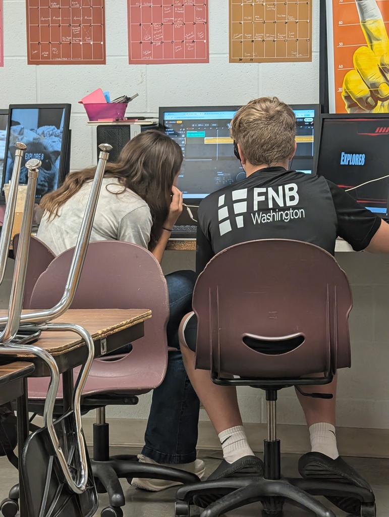 8th graders editting their radio spot