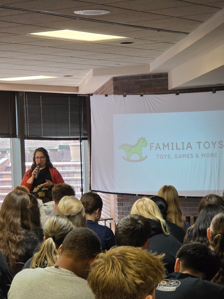 Yesica Swenson speaking to the group
