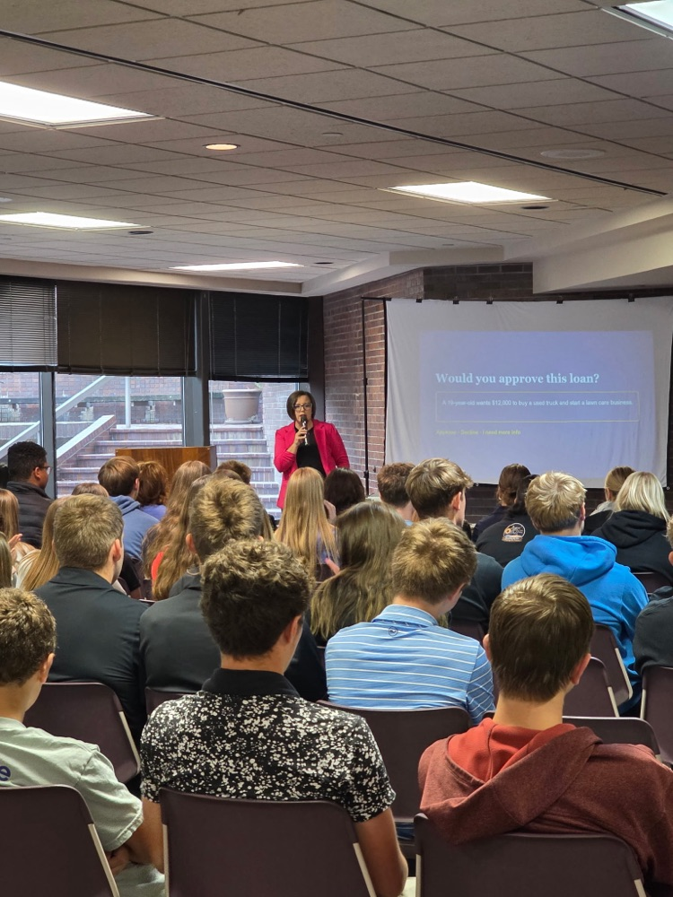 Lindsey Hatesohl speaking to the group