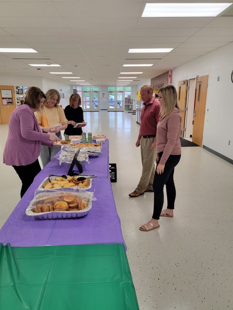 Citizens National Bank provides meal to staff