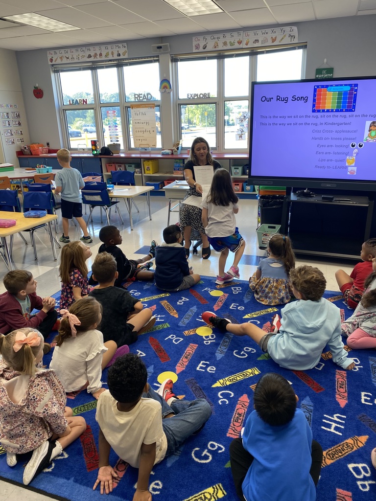 Kindergarten students in Mrs. Hennelly's class worked on writing their names.  