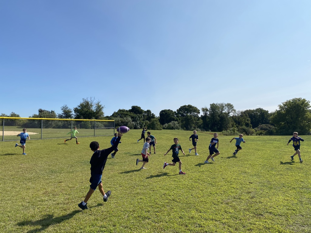 5th graders played football. 