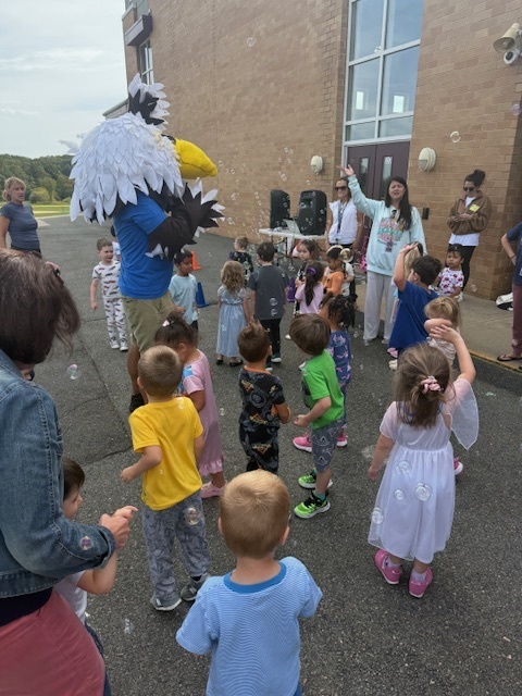 Preschoolers enjoyed bubbles with Nellie! 