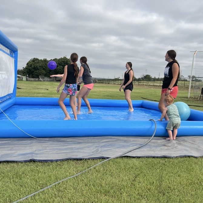 Water Volleyball 