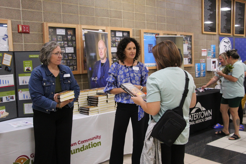 Benefits and Wellness Fair attendees