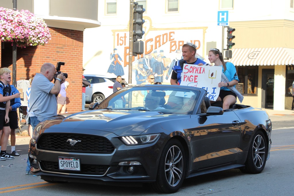 WHS Parade Homecoming Court