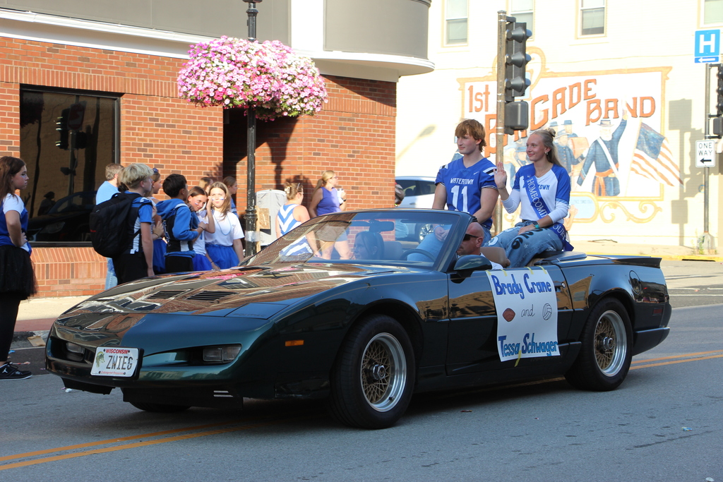 WHS Parade Homecoming Court