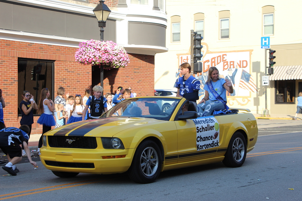 WHS Parade Homecoming Court