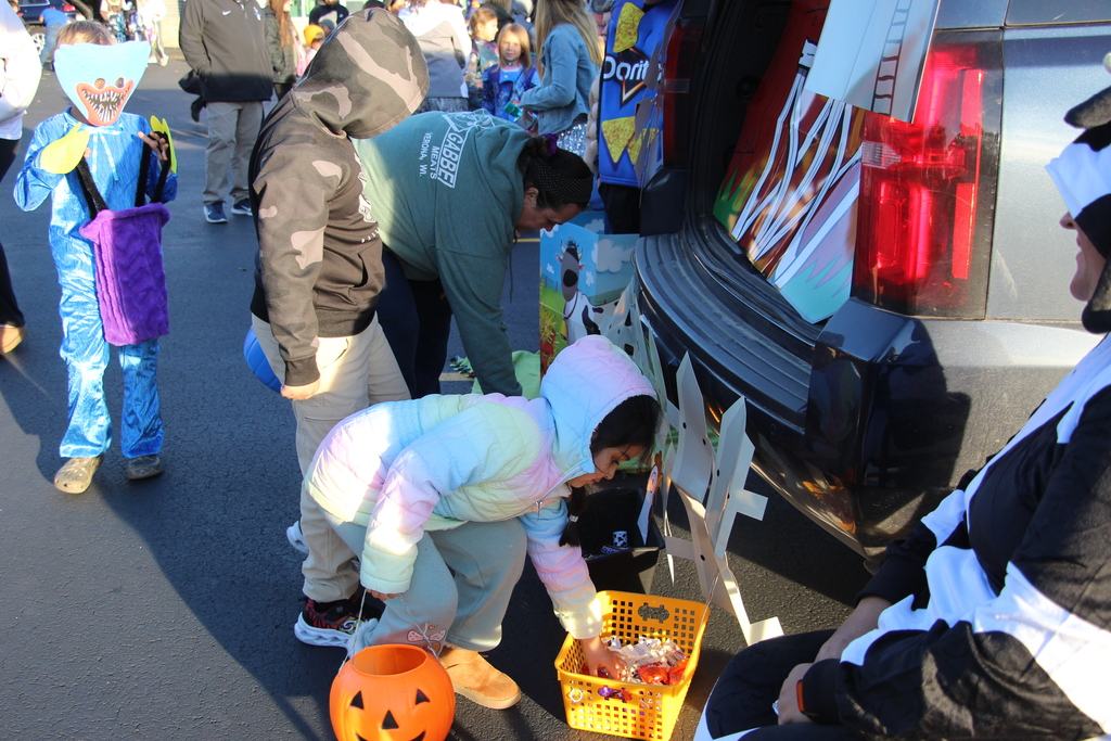 Schurz Trunk-or-Treat