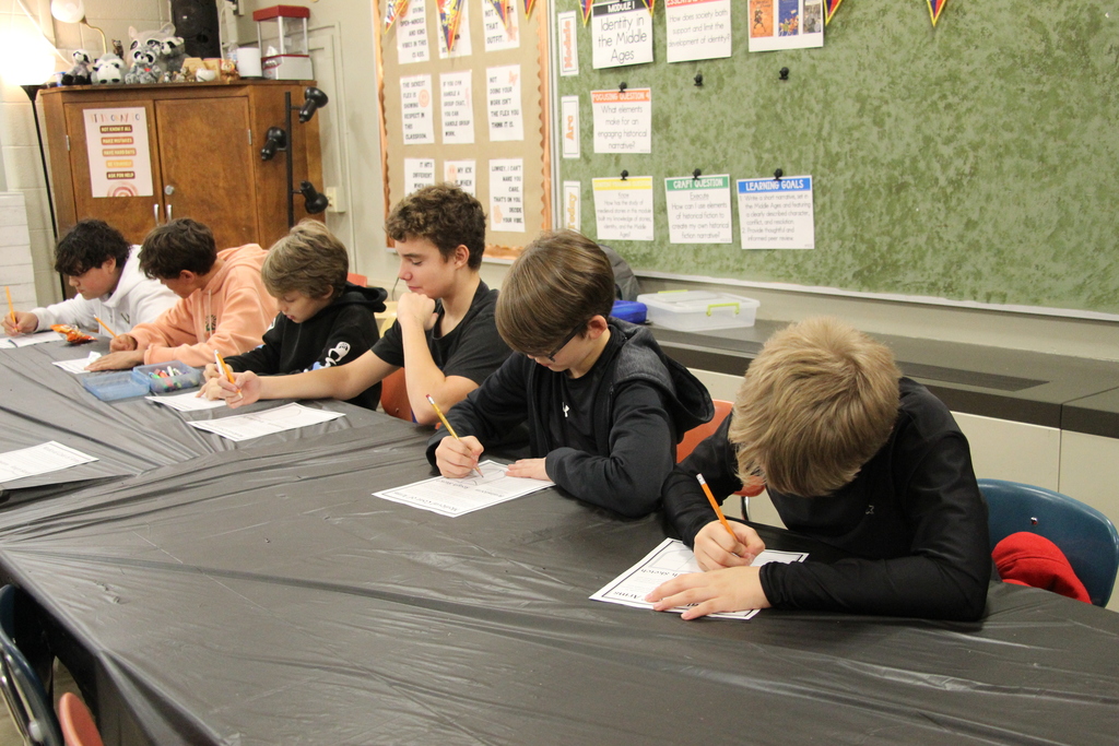 RMS students enjoy a medieval feast 