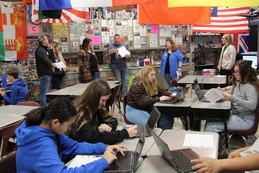 RMS hosts area educators to study AVID program