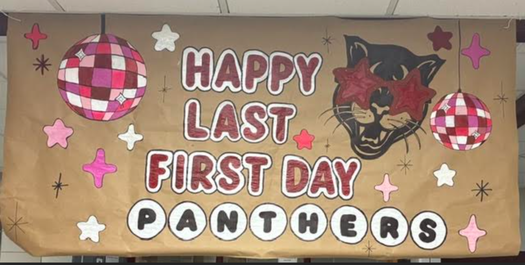 a sign welcoming seniors back to school