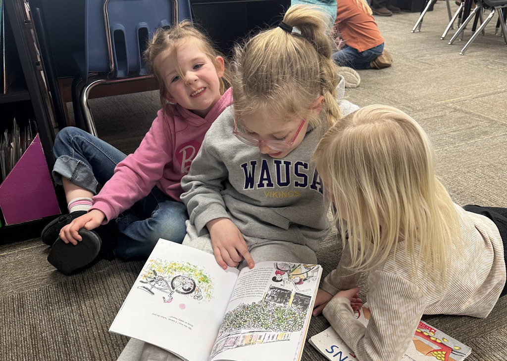 Read Across America Wausa Elementary