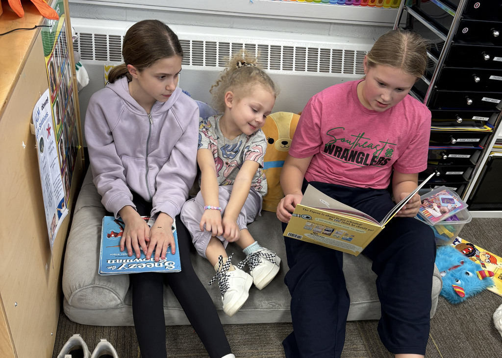 Read Across America Wausa Elementary