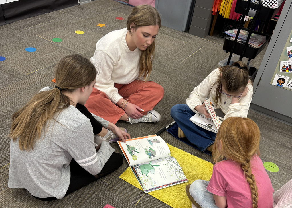 Read Across America Wausa Elementary