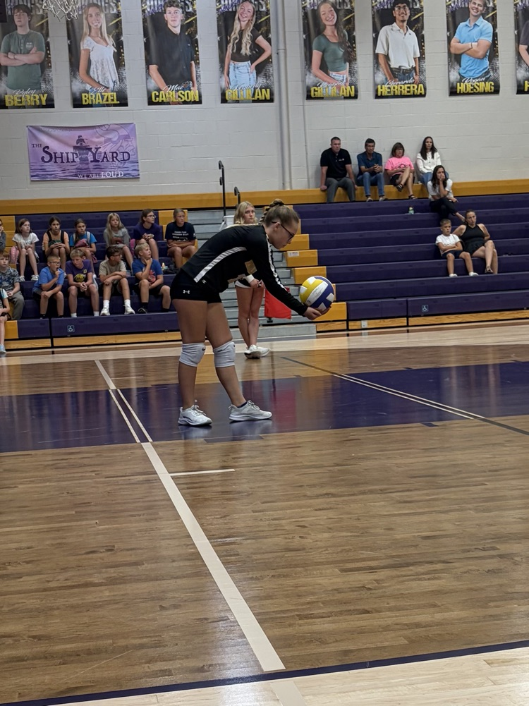 Anna H with the serve