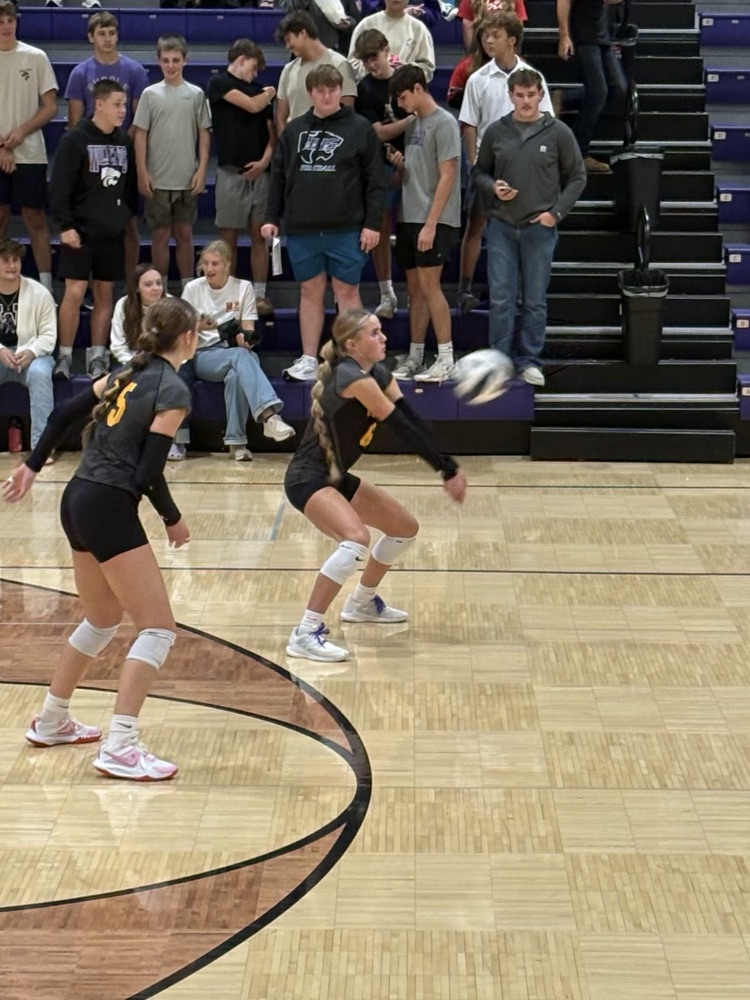 Kinslee T with a pass