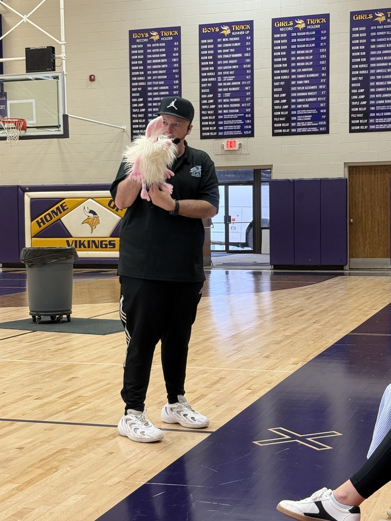 Rob Holla brought his lab assistant "rabbit" with him and they helped the crowd dance and have fun!