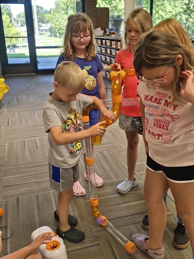 Stem ball game with tubes and making structures