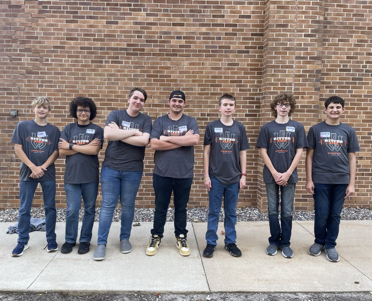 7 WSR HS students pose for a group photo
