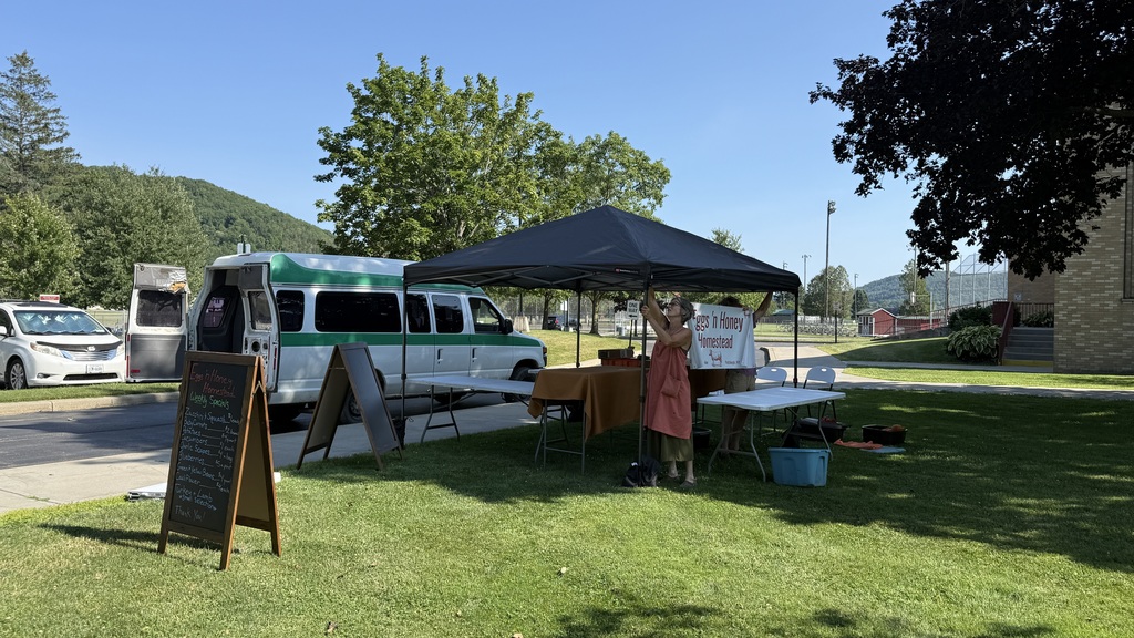 Veggie Van Sets up at WC Prekindergarten School