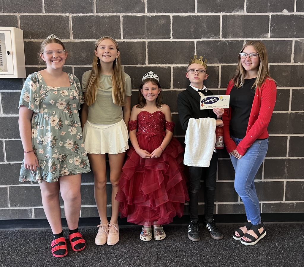 The Red Ribbon Winners for "Dress Your Best!"