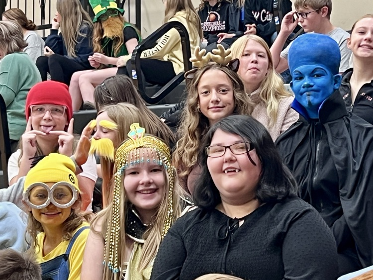 Junior high students at the parade