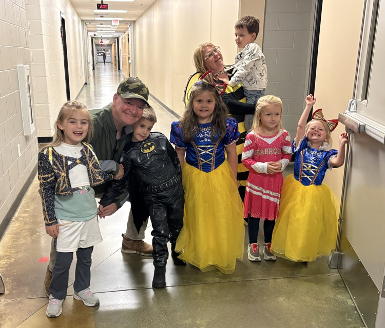 Mr. Richardson and PreK students