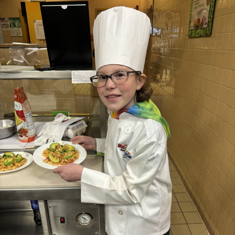 Congratulations to MACKENZIE CASTALDO (3rd grade at Packanack Elementary school) for winning the First Annual Future Chef Competition on March 27, 2024! Mack's Chili Cheese Mac scored 94 total points with the judges for Originality, Easy Preparation, Healthy Attributes, Kid Friends, Taste, Plate Presentation & Chef Presentation. Mackenzie's recipe will represent Wayne Public Schools to be considered in the National Future Chefs Competition and be featured on the Elementary School Lunch Menu in May.2024. All recipes can be viewed on the district website: https://www.wayneschools.com/foodservices #wayneschoolsnj #wayneschoolsnjElem #futurechefs #sodexo