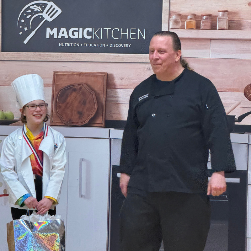 Congratulations to MACKENZIE CASTALDO (3rd grade at Packanack Elementary school) for winning the First Annual Future Chef Competition on March 27, 2024! Mack's Chili Cheese Mac scored 94 total points with the judges for Originality, Easy Preparation, Healthy Attributes, Kid Friends, Taste, Plate Presentation & Chef Presentation. Mackenzie's recipe will represent Wayne Public Schools to be considered in the National Future Chefs Competition and be featured on the Elementary School Lunch Menu in May.2024. All recipes can be viewed on the district website: https://www.wayneschools.com/foodservices #wayneschoolsnj #wayneschoolsnjElem #futurechefs #sodexo