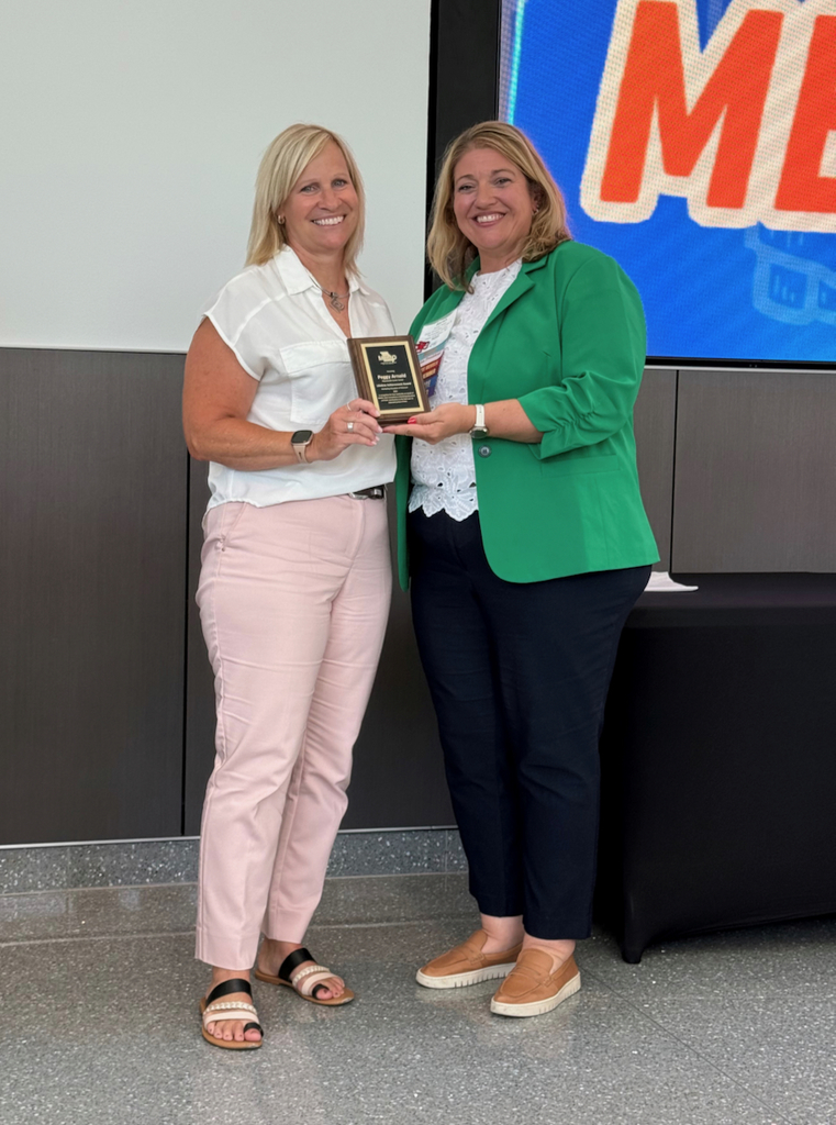 Peggy Arnold receives Lifetime Achievement Award