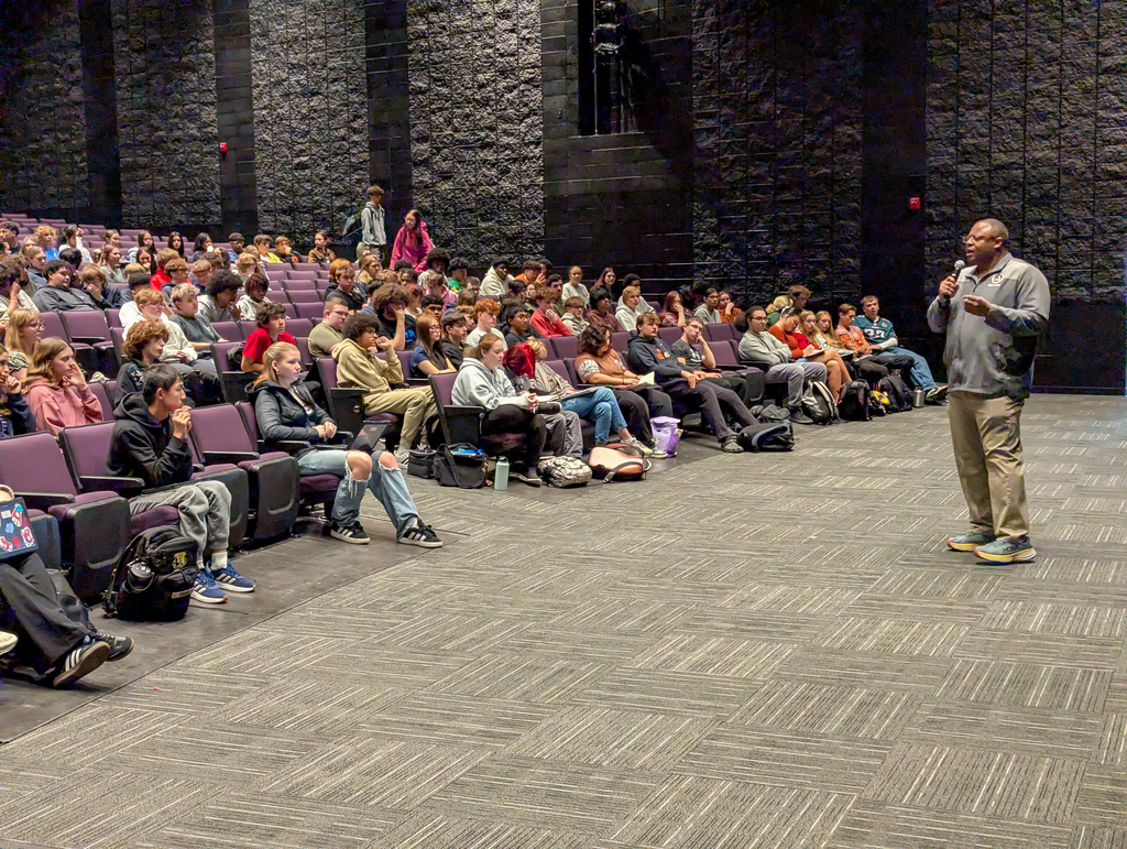 Waynesville Mayor Wilson speaks to US Government and AP classes at WHS