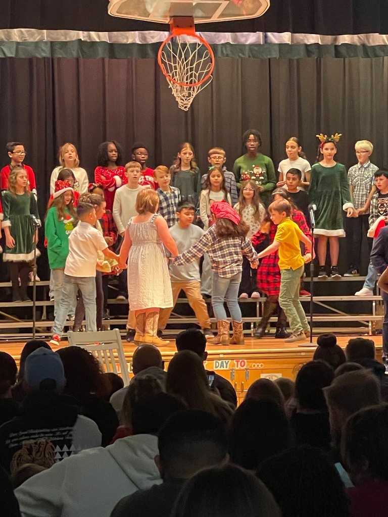 Wood Elementary hosted its 4th and 5th Grade Holiday Music Performance at Wood Elementary on Dec. 9, 2025.