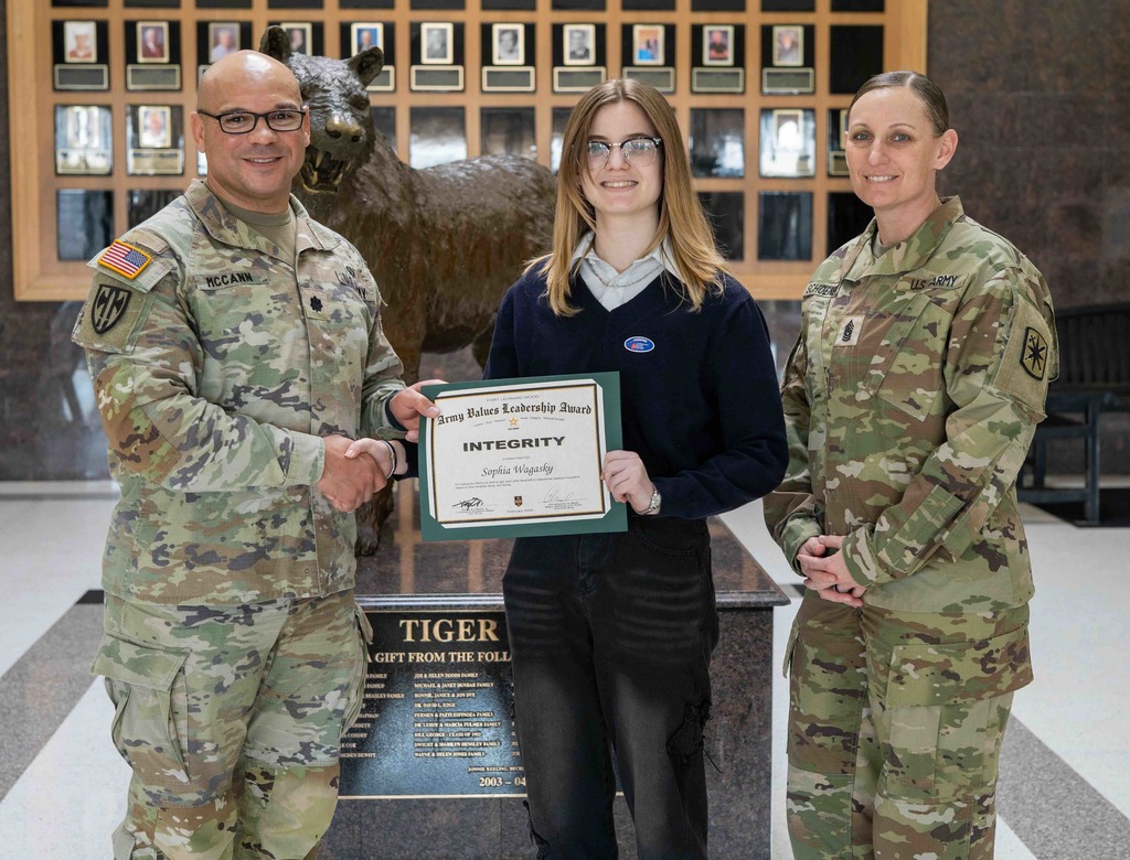 Wagasky receives FLW Leadership Award