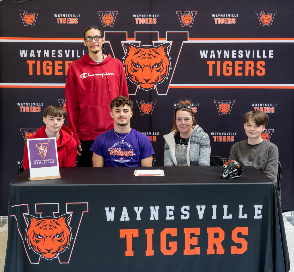 Maust signs with Missouri Valley College