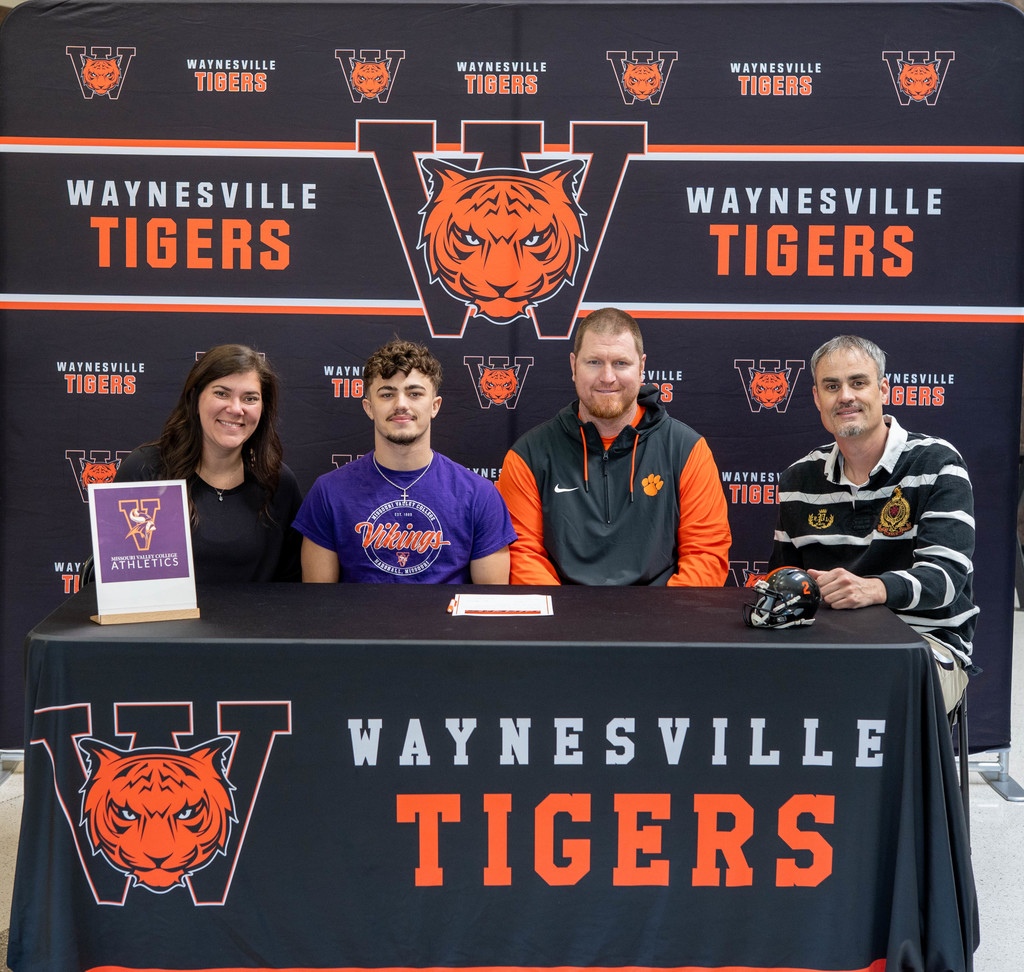 Maust signs with Missouri Valley College