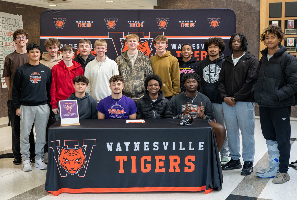 Maust signs with Missouri Valley College