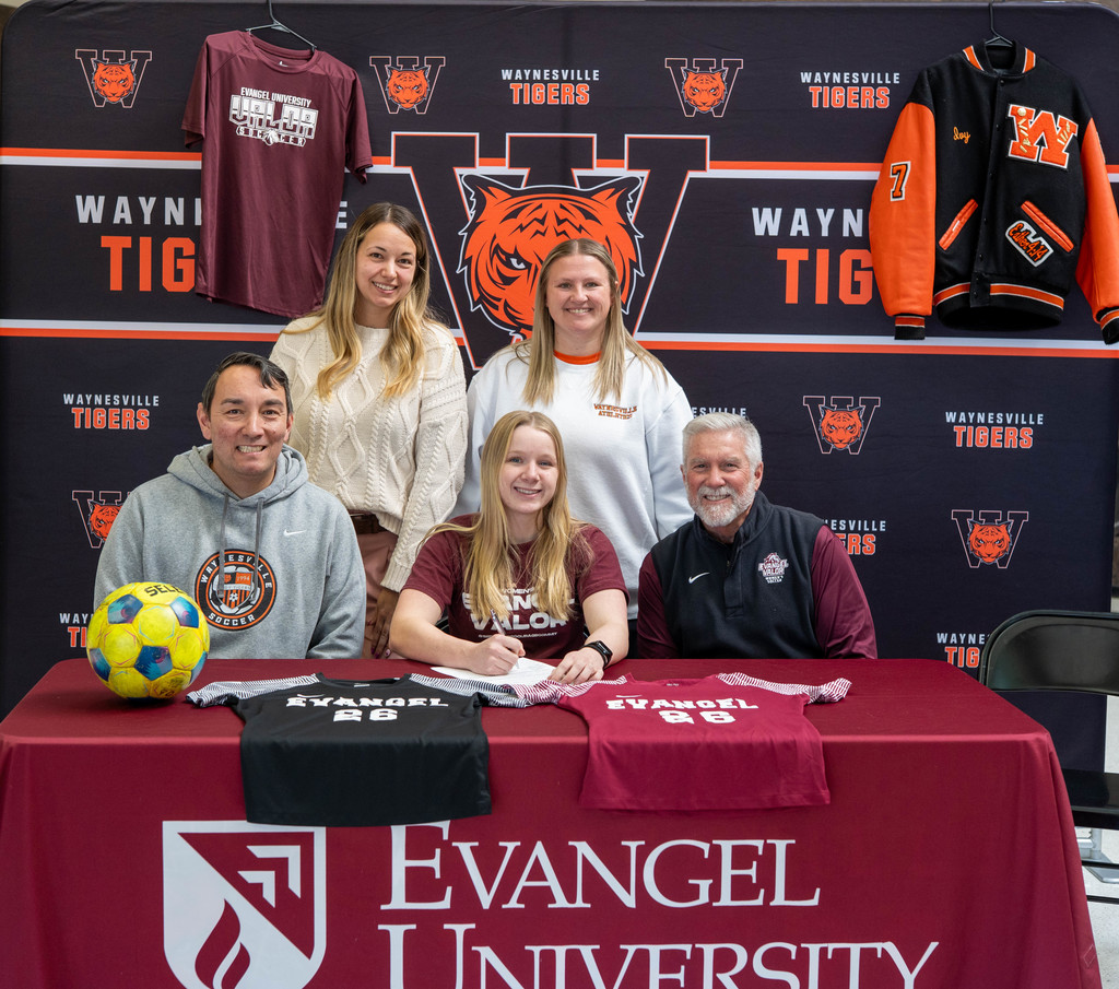 Smith signs with Evangel University