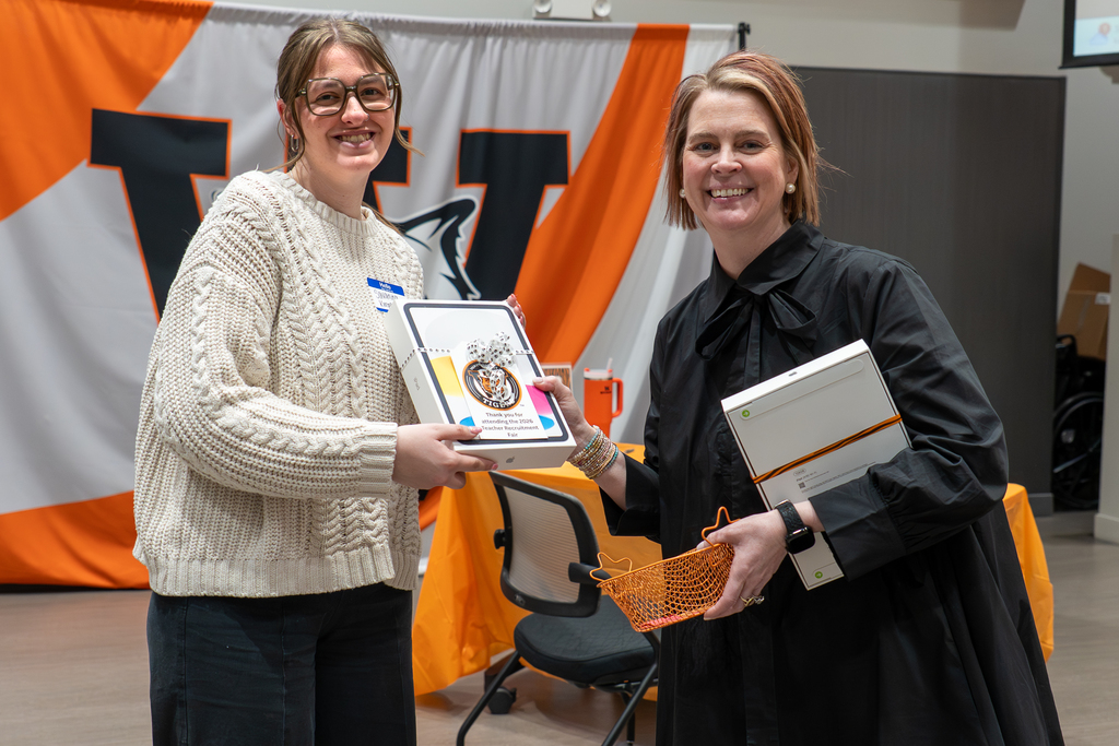 An applicant wins an iPad in the drawing