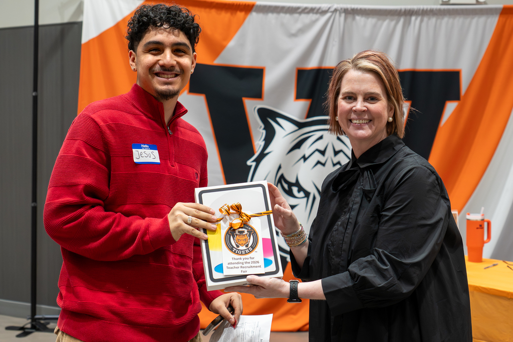 An applicant wins an iPad in the drawing