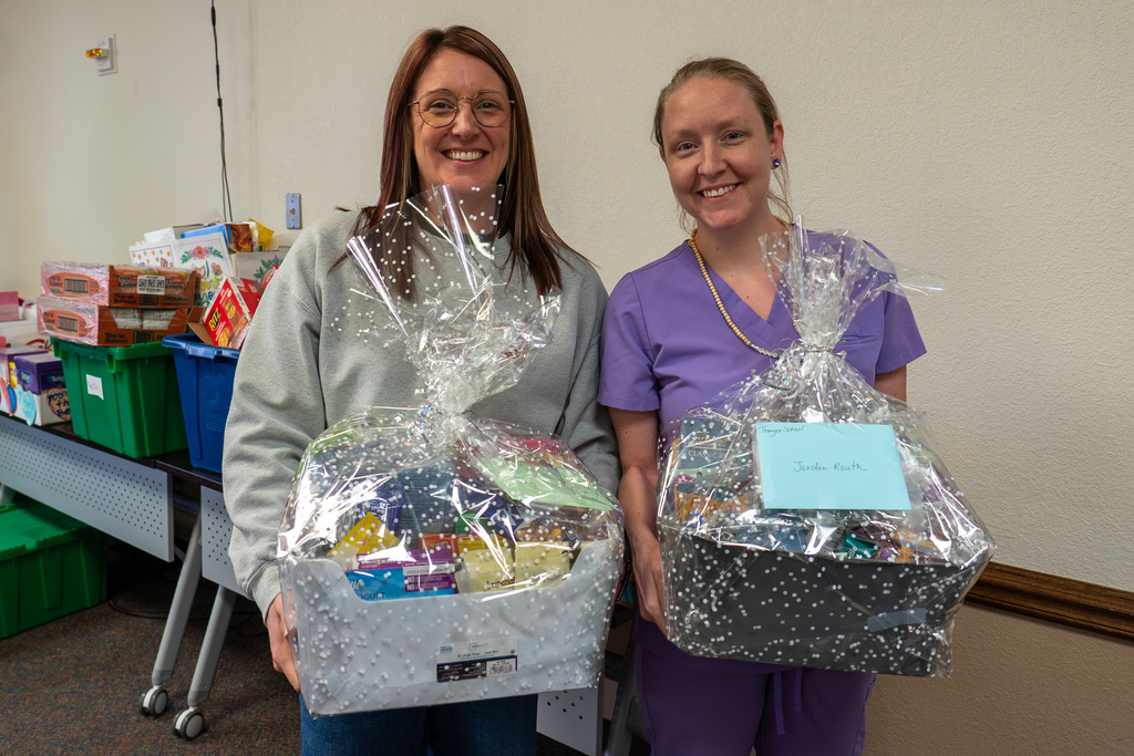 Thayer students deliver items to GLWACH