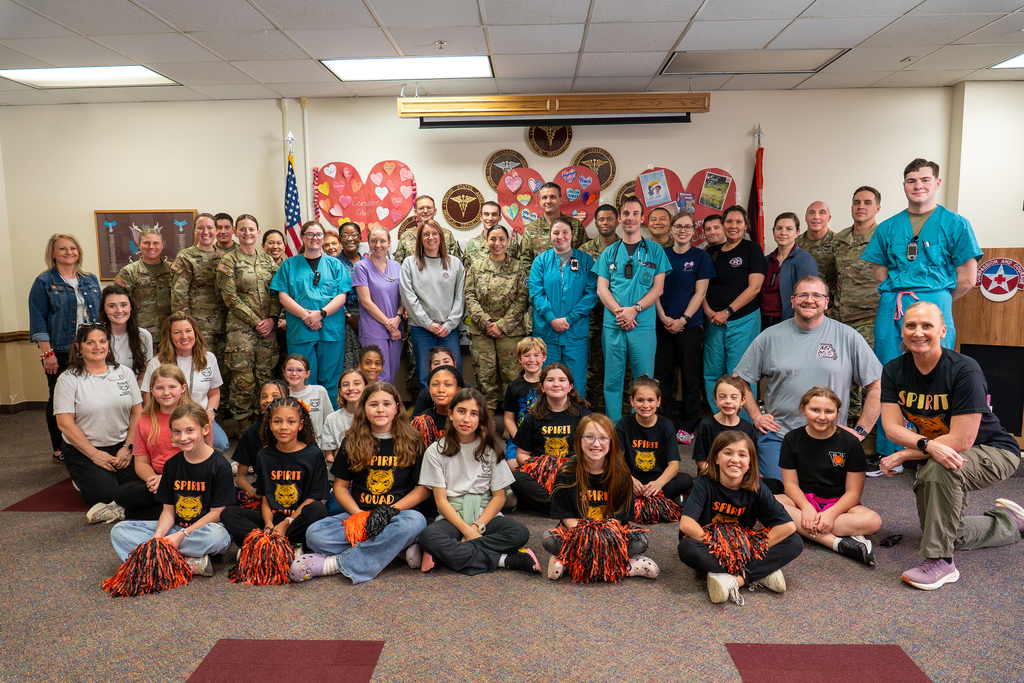 Thayer students deliver items to GLWACH