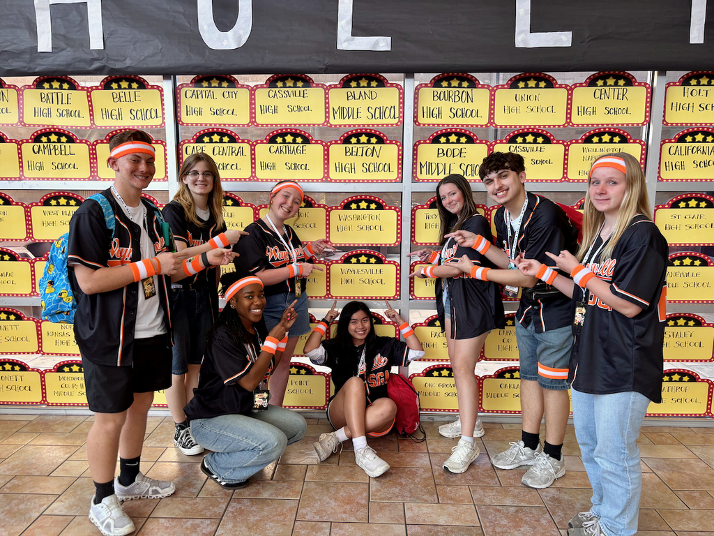 WHS SGA students in front of balloons