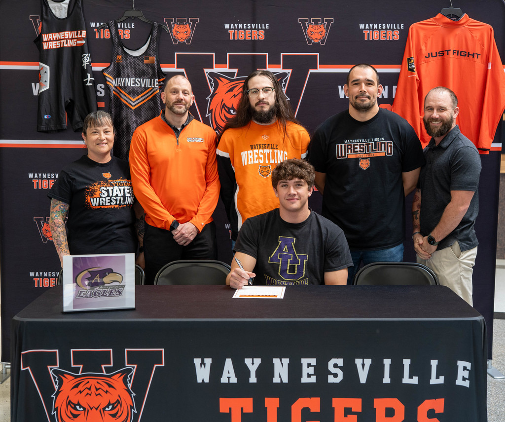 Camelin signs with Avila University