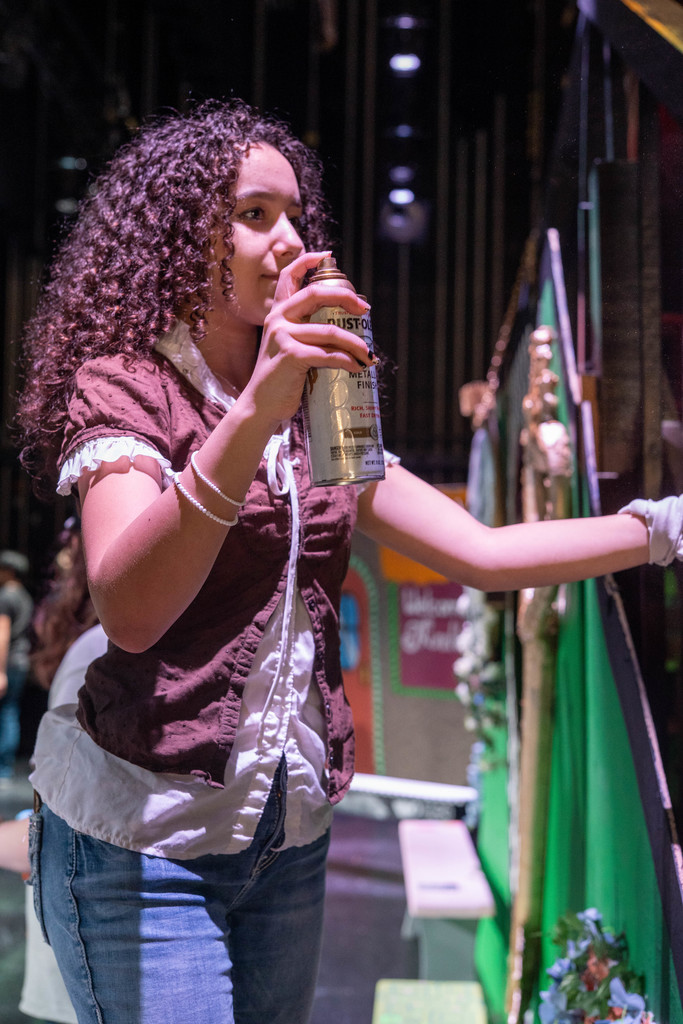  WHS students rehearse for "Dorothy in Wonderland"