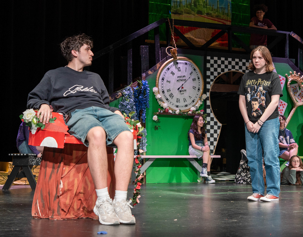  WHS students rehearse for "Dorothy in Wonderland"